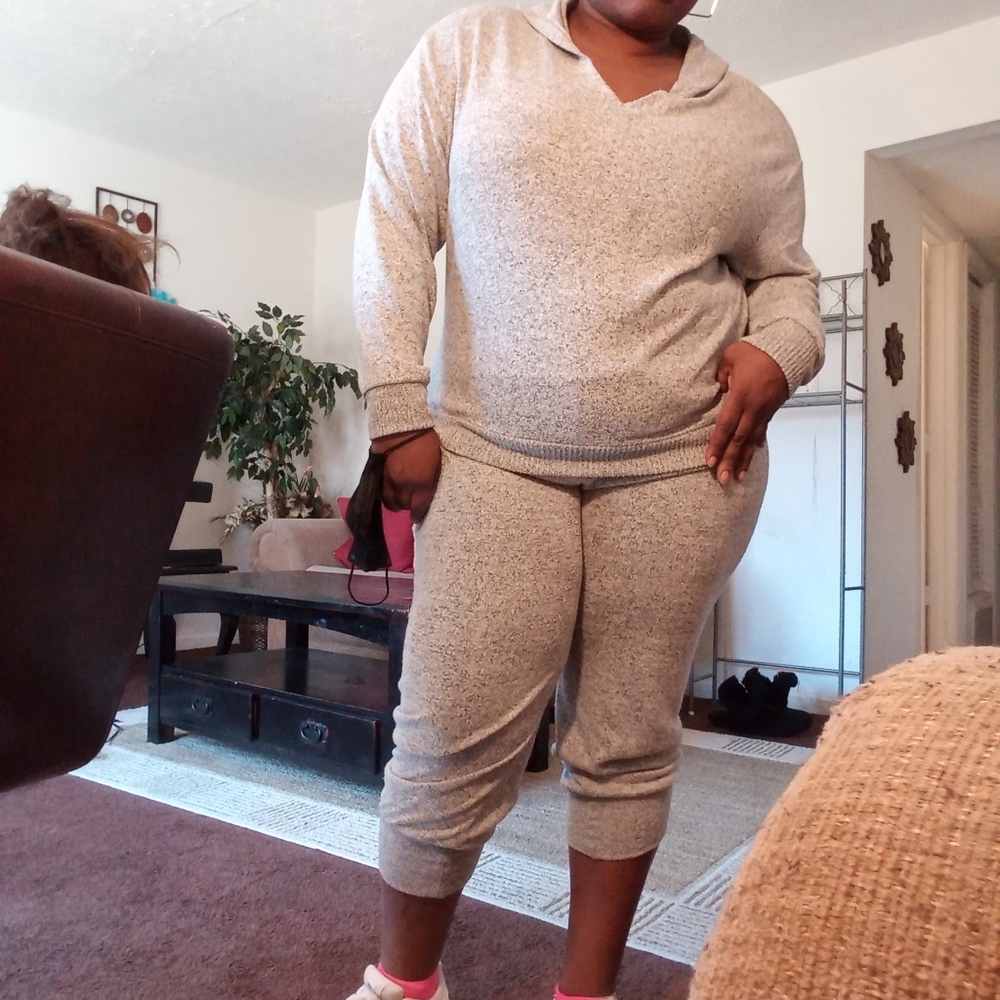 Set - Picture 2 of 3